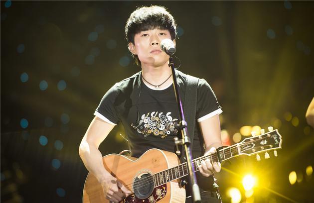 民謠歌手崛起背后的音樂(lè)新秩序：天時(shí)、金錢與重建